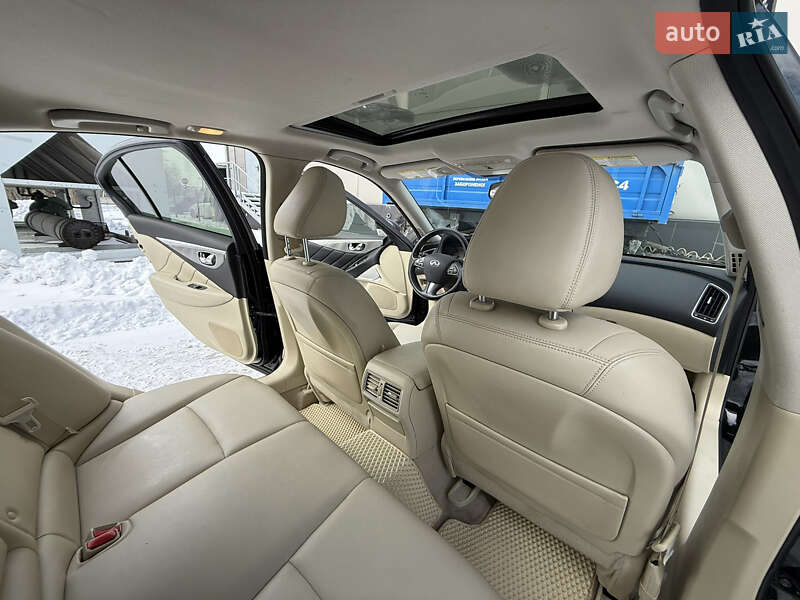 Седан Infiniti Q50 2017 в Киеве