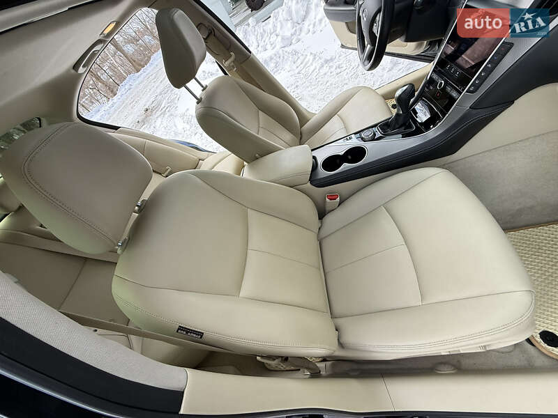 Седан Infiniti Q50 2017 в Киеве