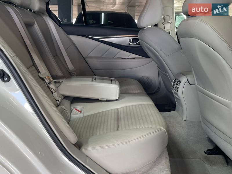 Седан Infiniti Q50 2017 в Одессе