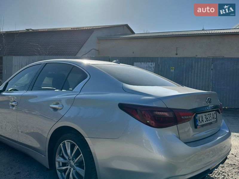 Седан Infiniti Q50 2017 в Львові
