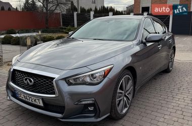 Седан Infiniti Q50 2015 в Шептицькому