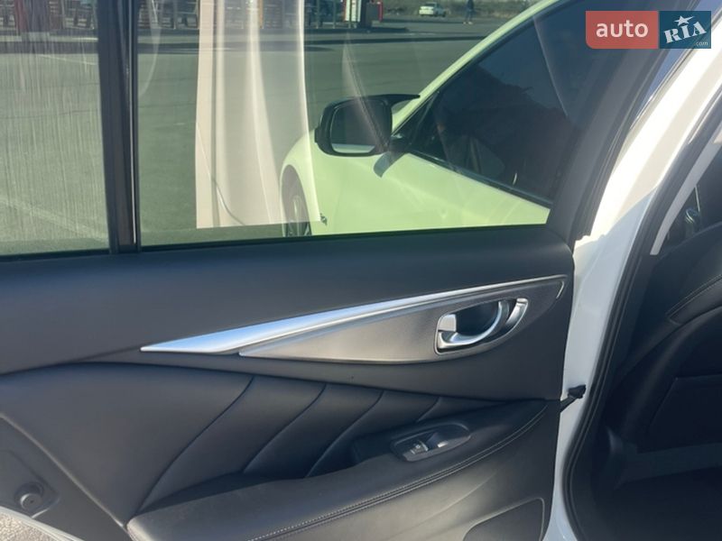 Седан Infiniti Q50 2017 в Киеве