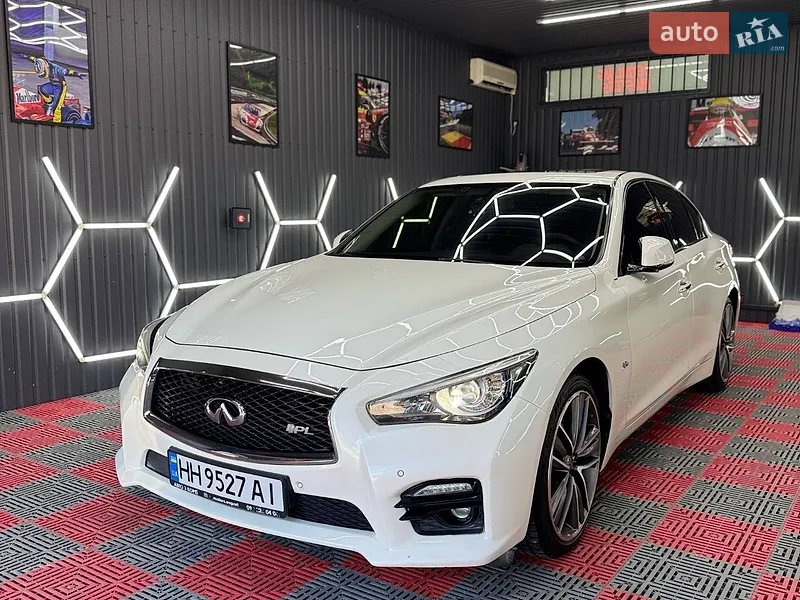 Infiniti Q50 2015
