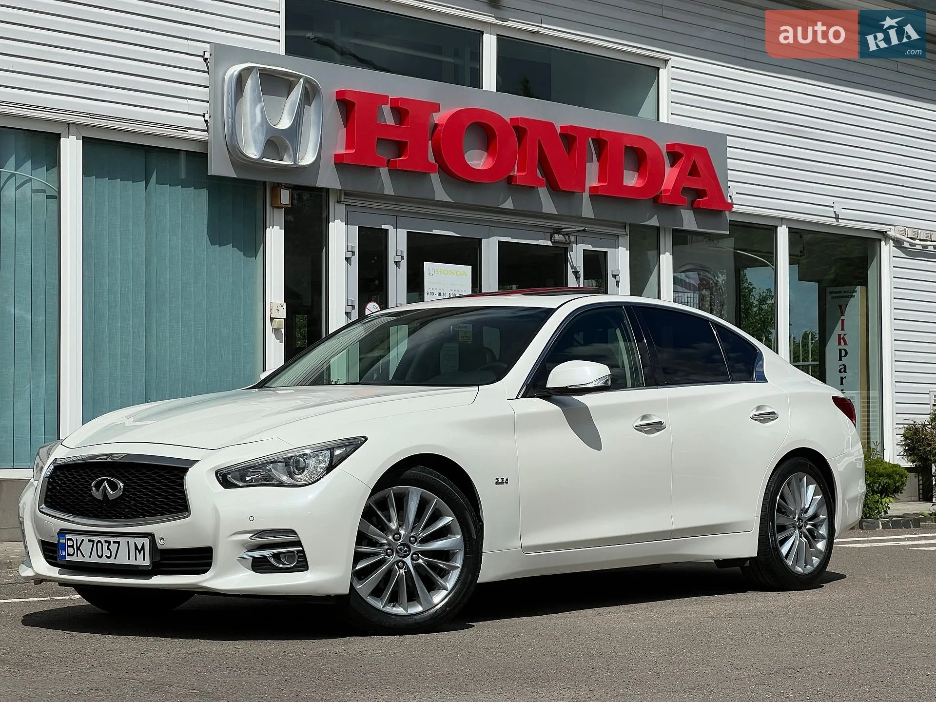2016 Infiniti Q50 - фото 1