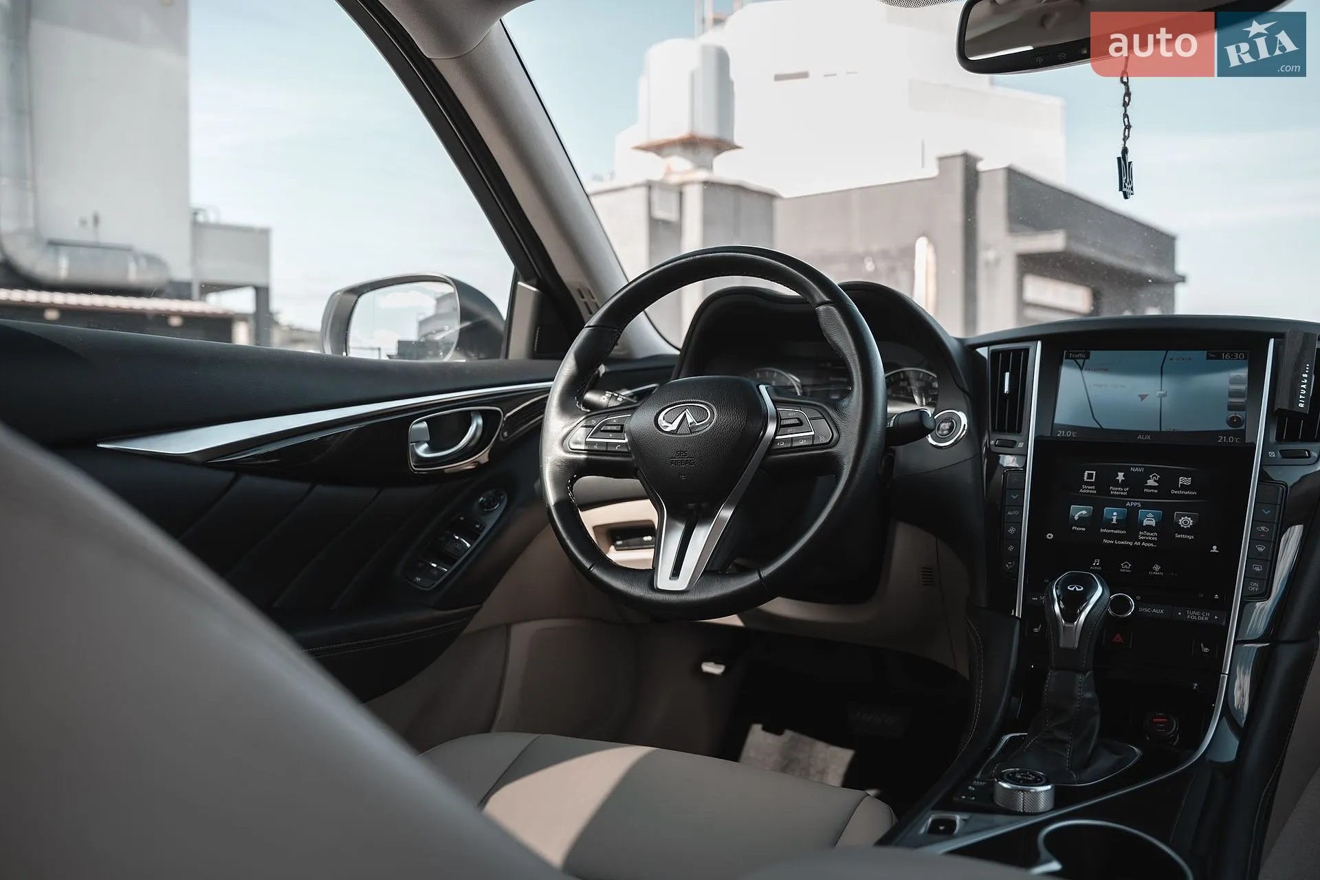 2017 Infiniti Q50 - мініатюра 4