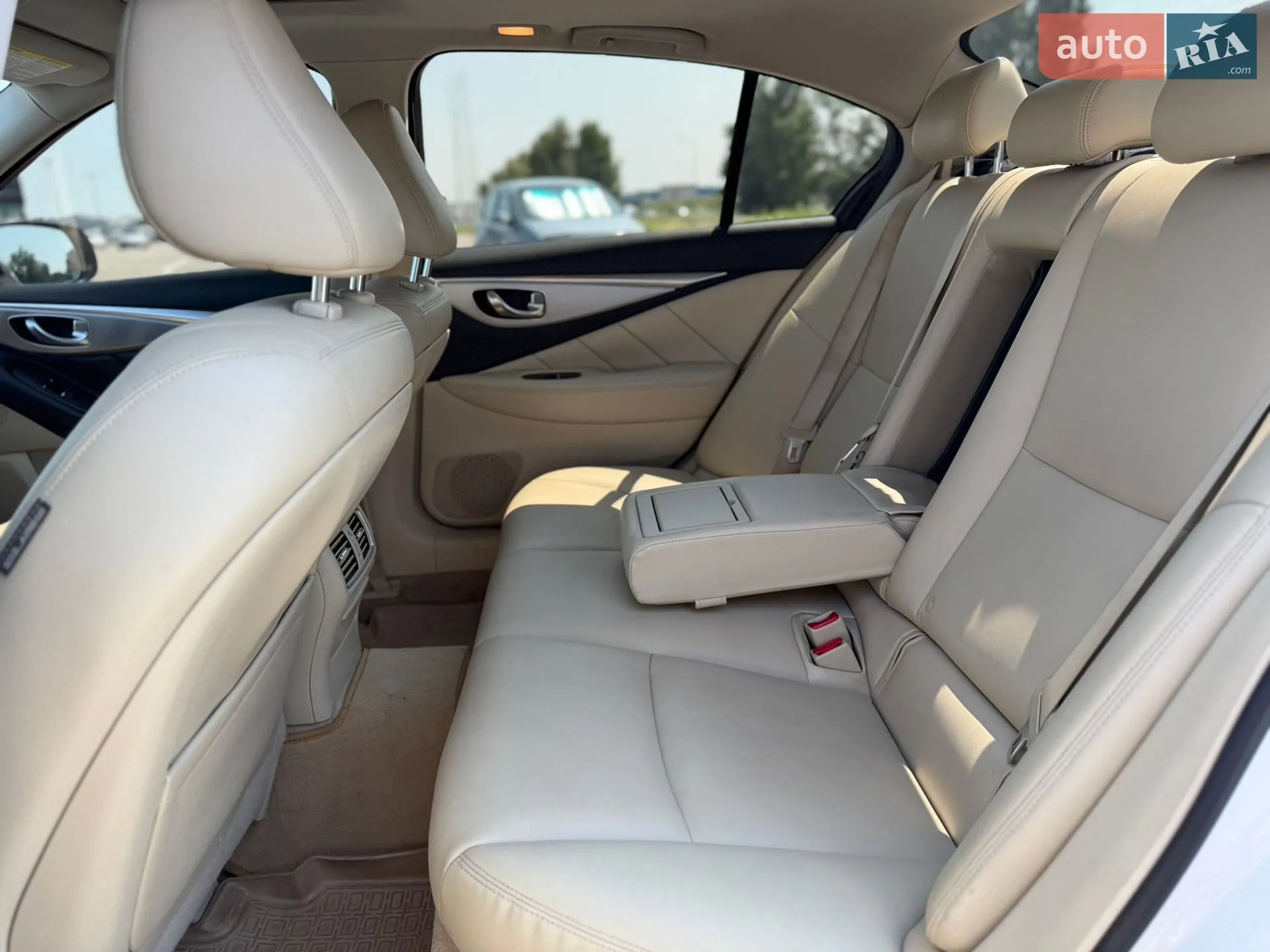 2015 Infiniti Q50 - мініатюра 15