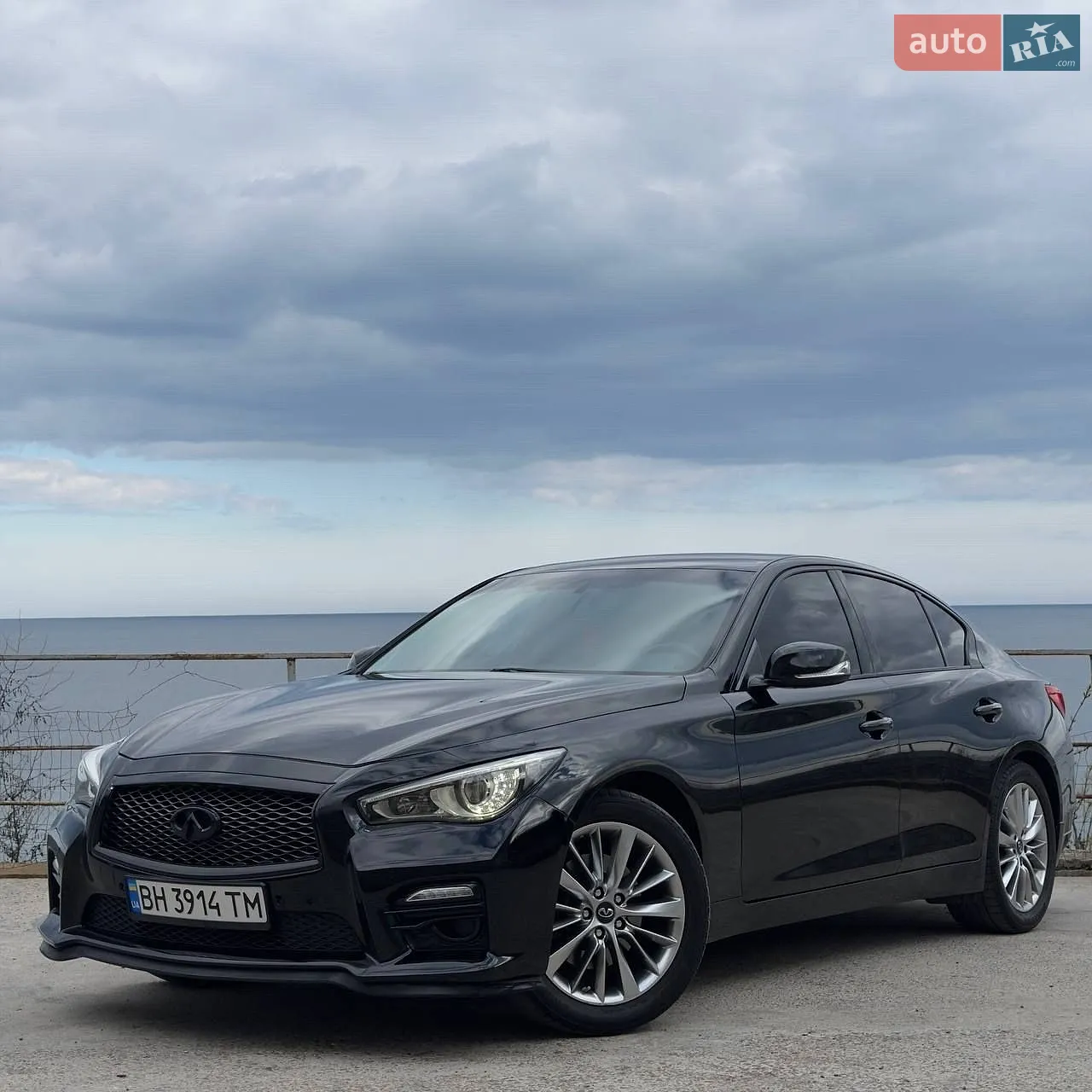 2015 Infiniti Q50 - фото 1