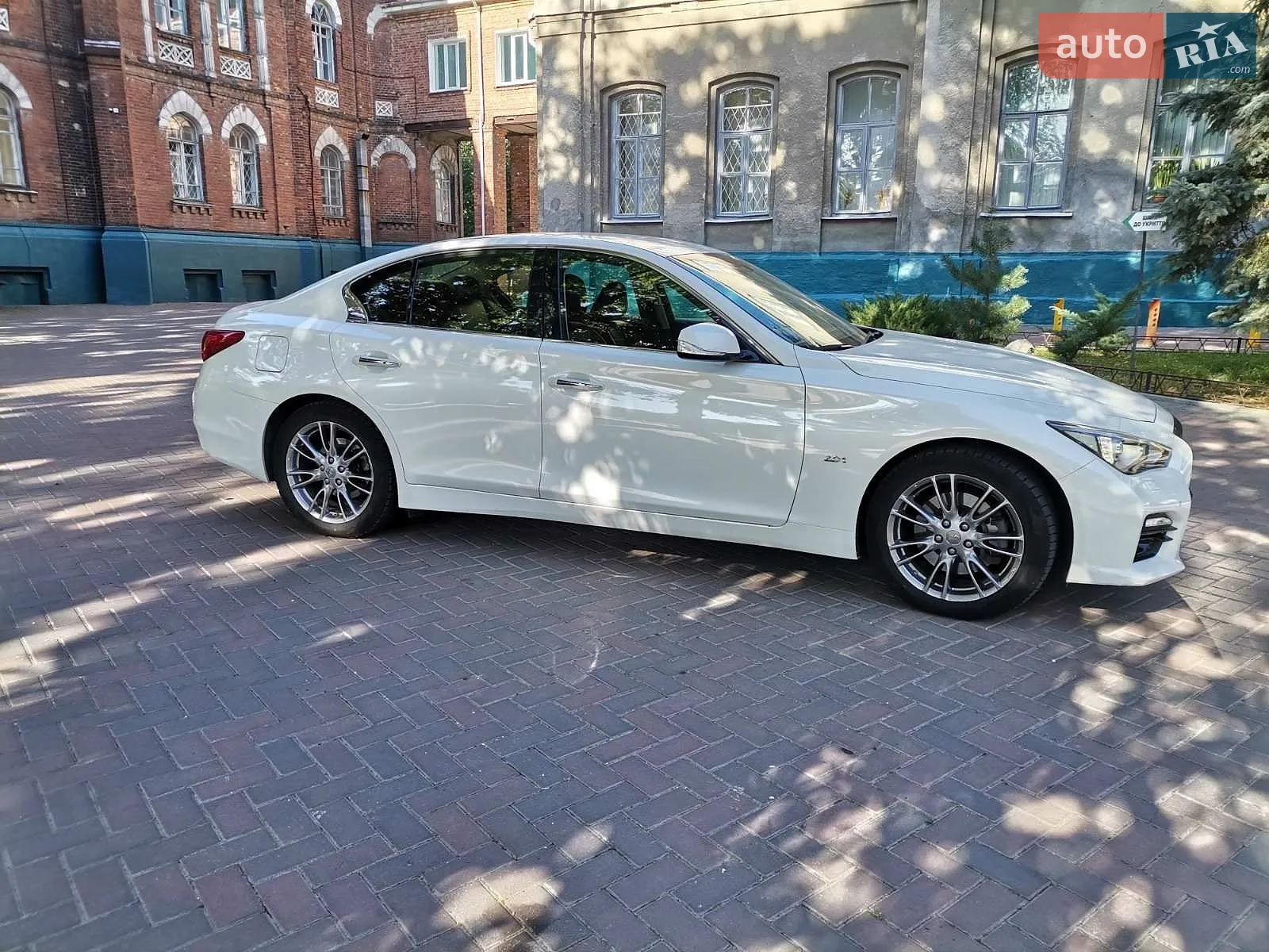 2015 Infiniti Q50 - мініатюра 9