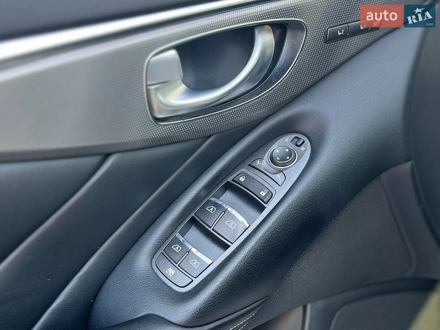 2015 Infiniti Q50 - мініатюра 18