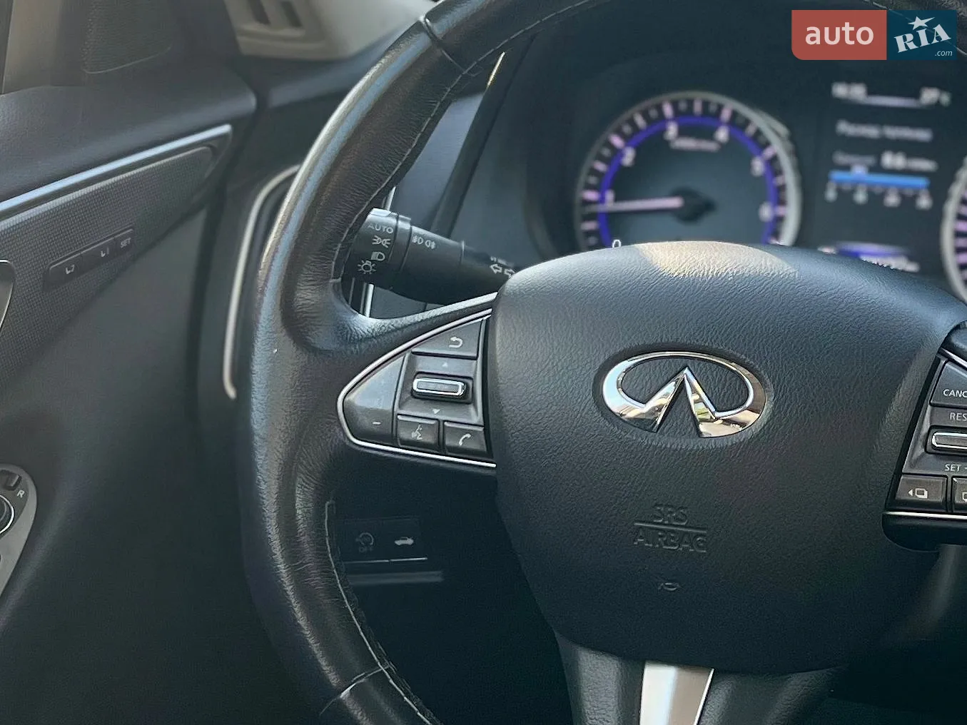 2015 Infiniti Q50 - мініатюра 25