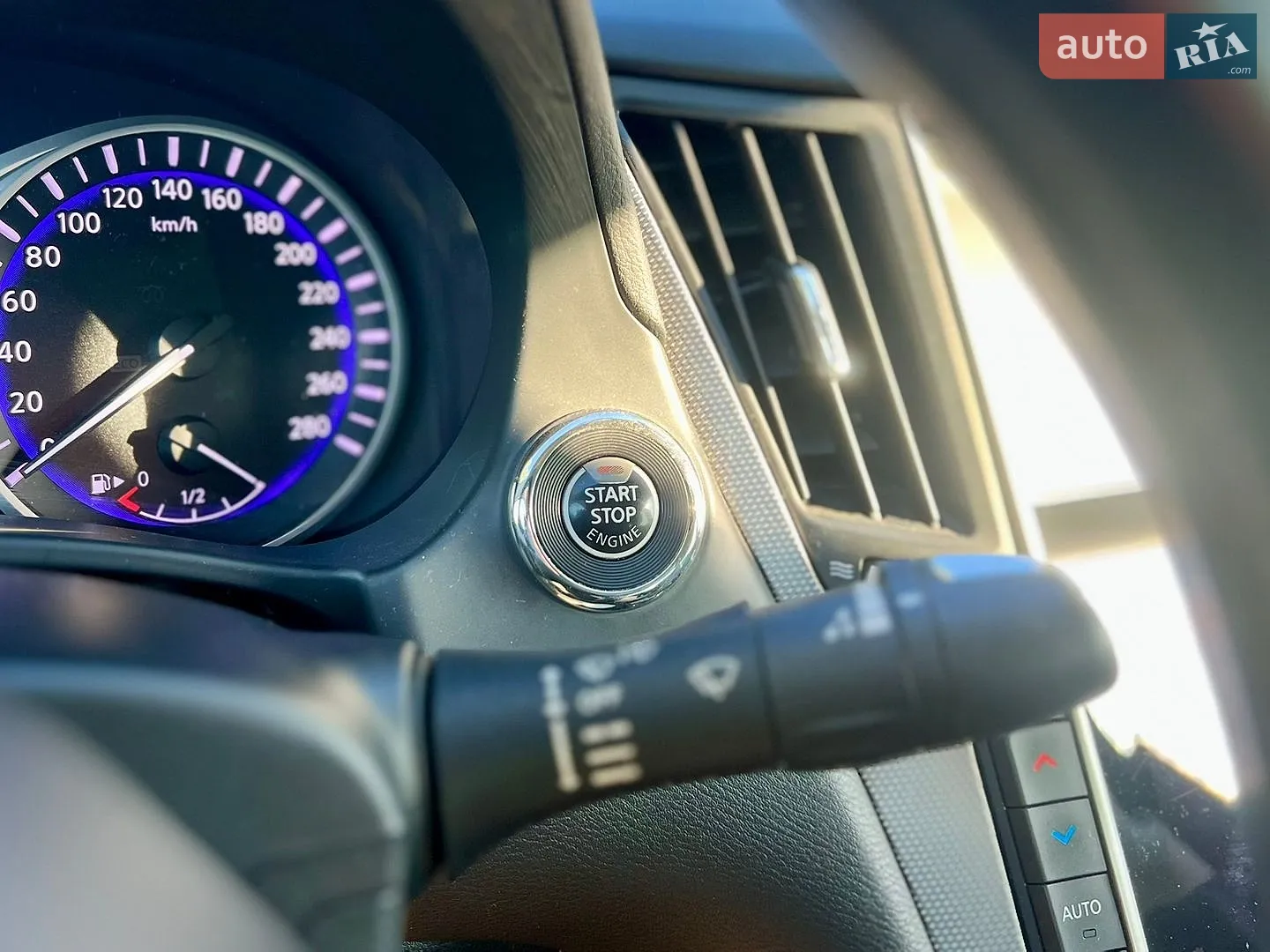 2015 Infiniti Q50 - мініатюра 24