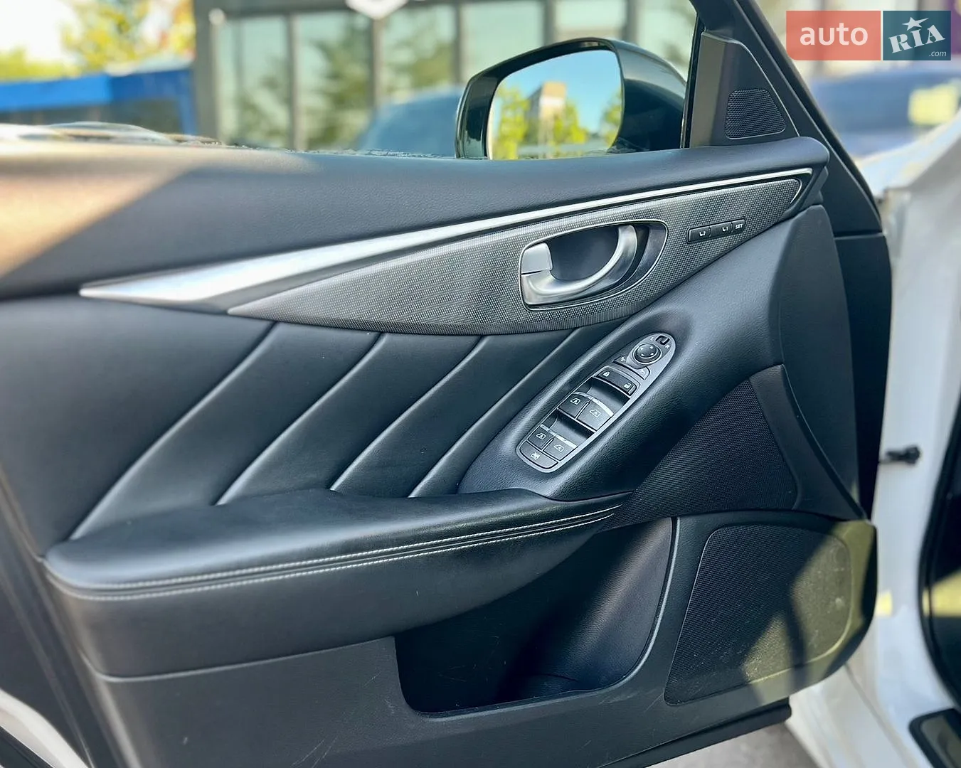 2015 Infiniti Q50 - мініатюра 17