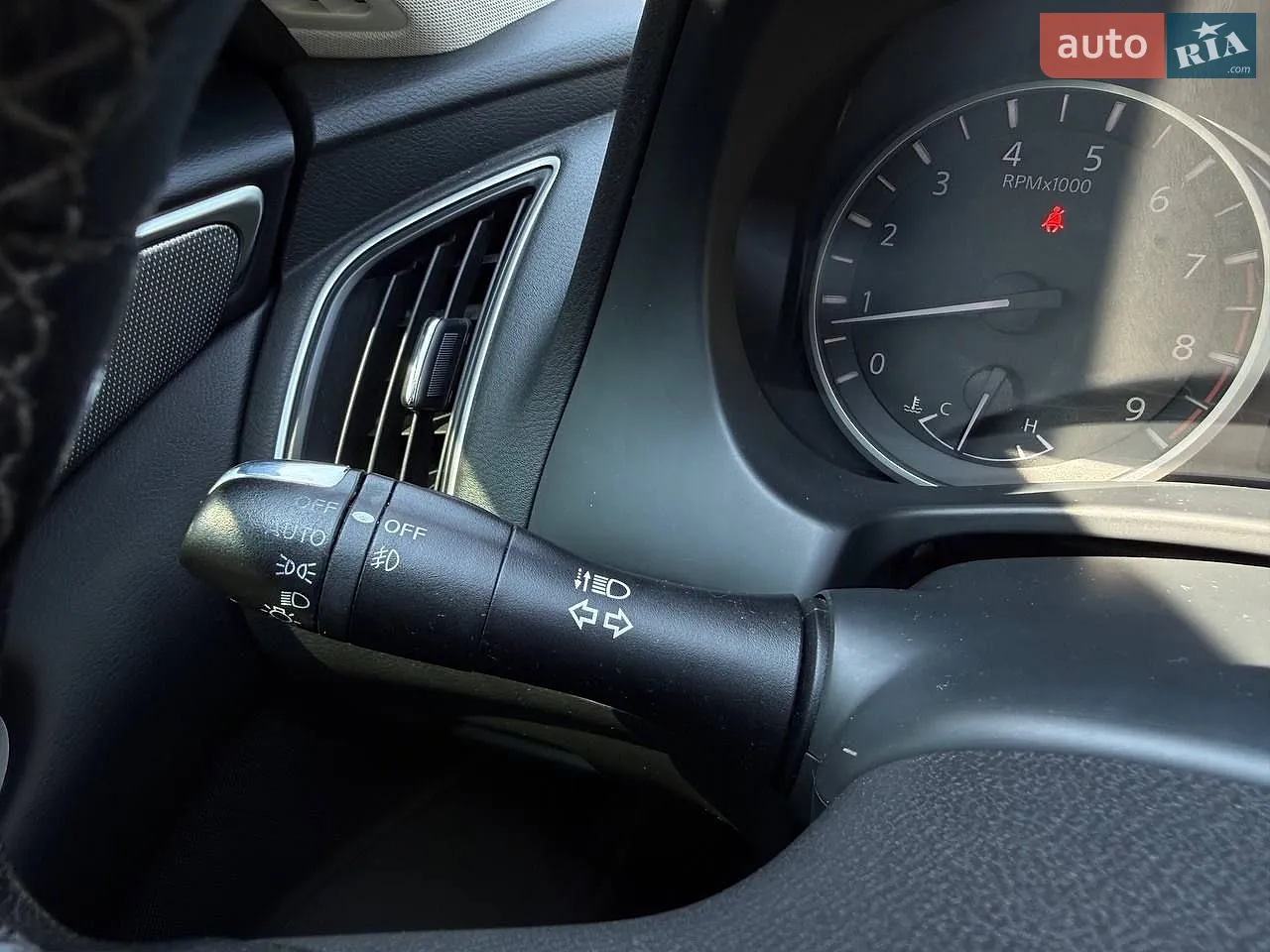 2017 Infiniti Q50 - мініатюра 16