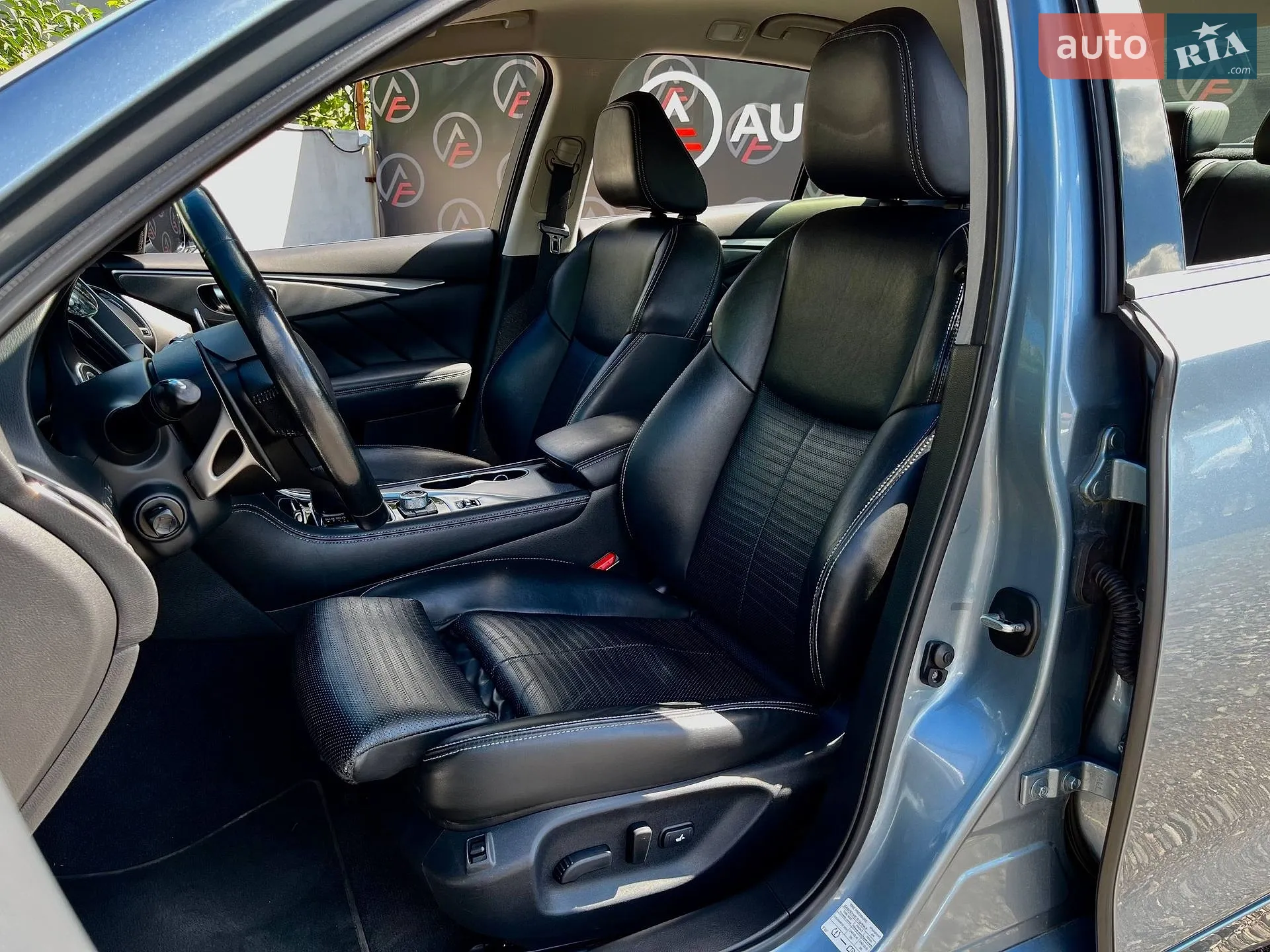 2015 Infiniti Q50 - мініатюра 11