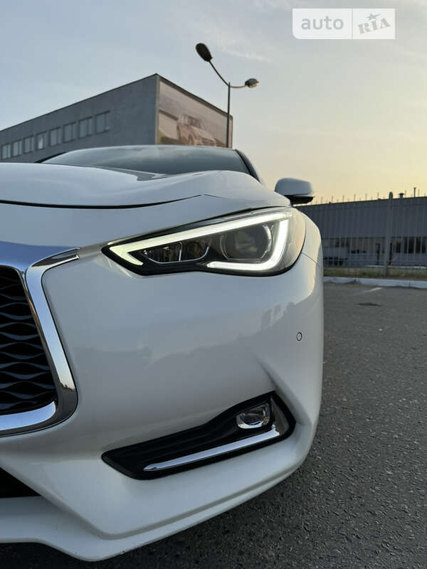 Купе Infiniti Q60 2016 в Дніпрі