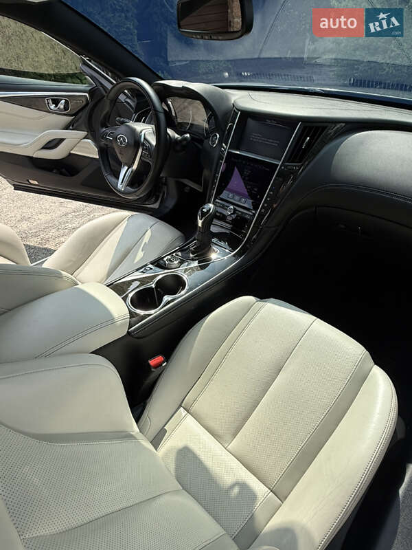 Купе Infiniti Q60 2016 в Киеве