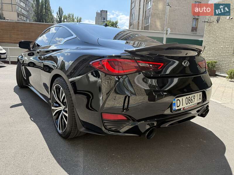 Купе Infiniti Q60 2016 в Киеве