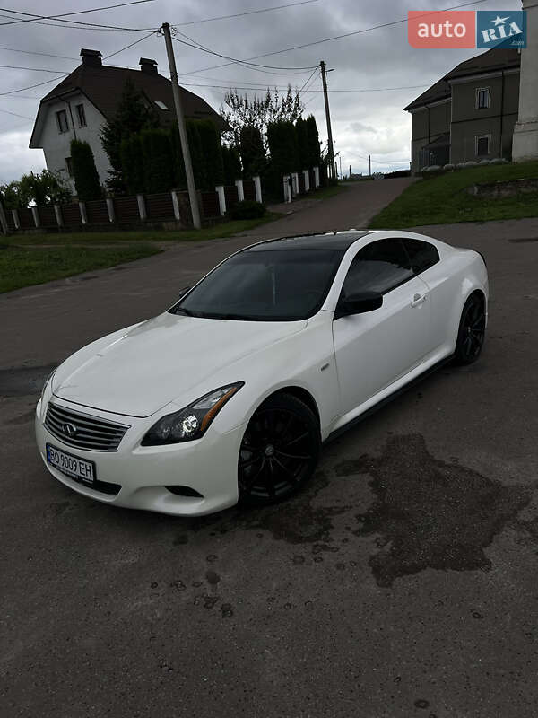 Купе Infiniti Q60 2013 в Тернополе