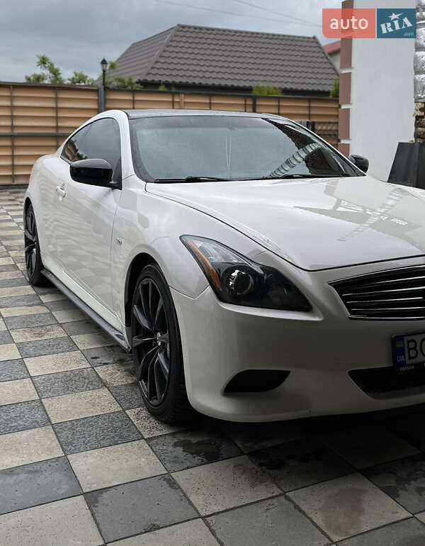 Купе Infiniti Q60 2013 в Тернополе