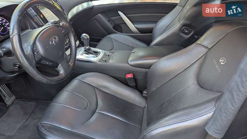 Купе Infiniti Q60 2013 в Киеве