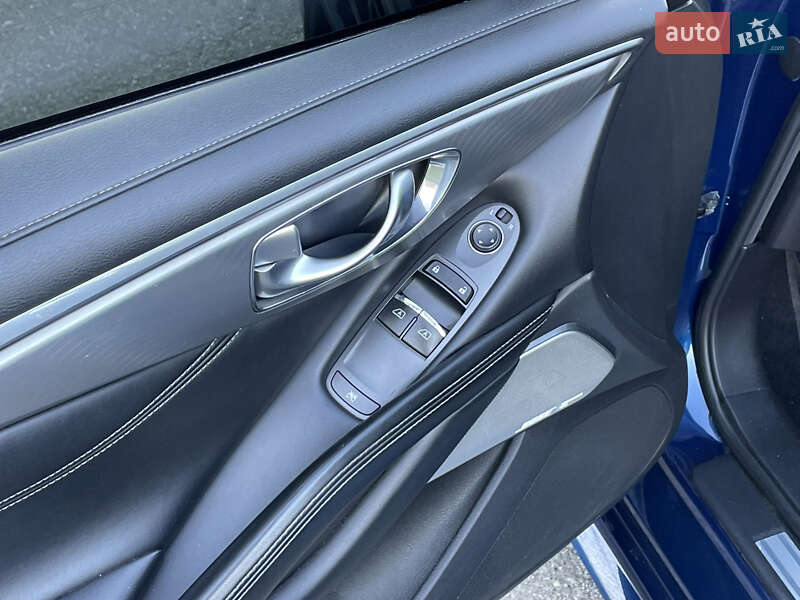 Купе Infiniti Q60 2017 в Киеве