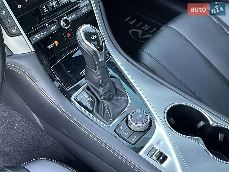 Купе Infiniti Q60 2017 в Киеве