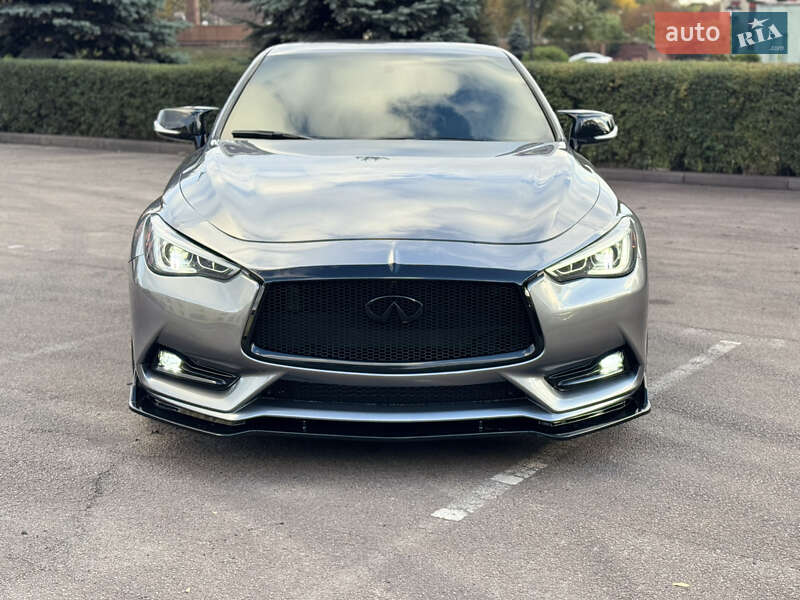 Купе Infiniti Q60 2016 в Дніпрі