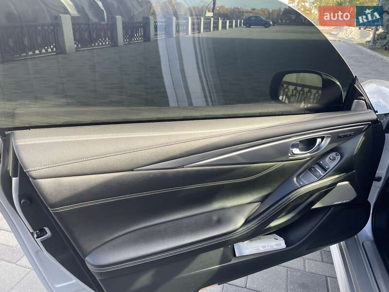 Купе Infiniti Q60 2019 в Дніпрі