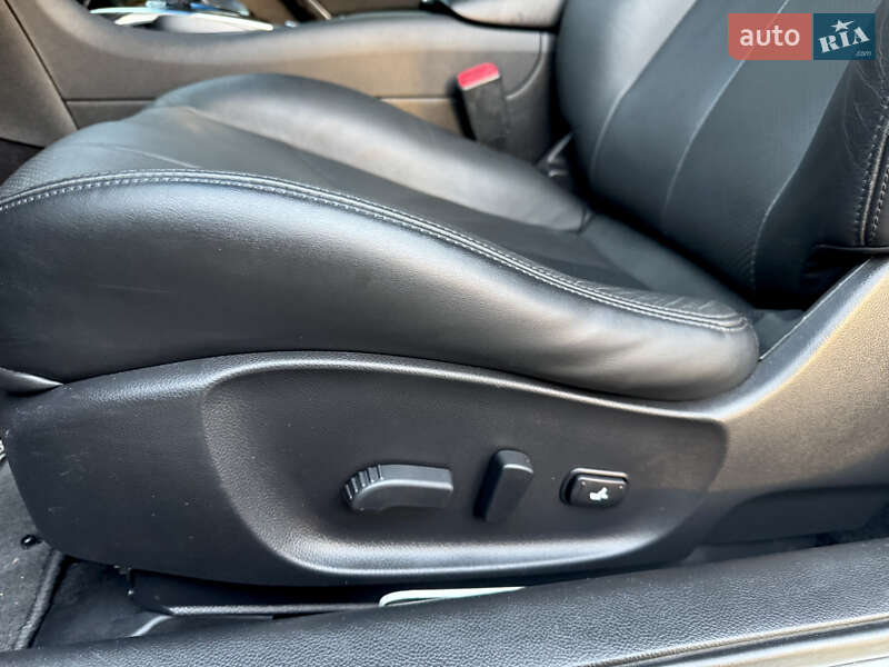 Купе Infiniti Q60 2015 в Виннице