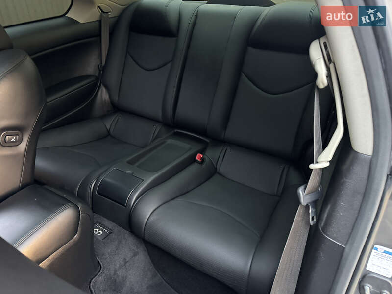 Купе Infiniti Q60 2015 в Виннице