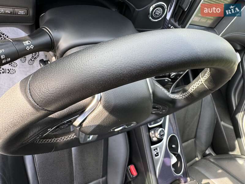 Купе Infiniti Q60 2017 в Киеве фото 64 Купе Infiniti Q60 2017 в Киеве
