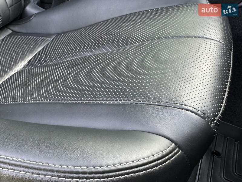 Купе Infiniti Q60 2017 в Киеве фото 107 Купе Infiniti Q60 2017 в Киеве