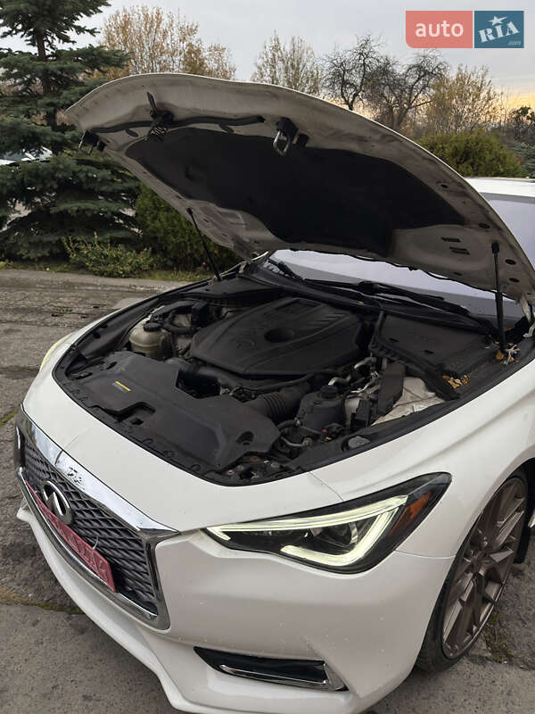 Купе Infiniti Q60 2016 в Новом Роздоле