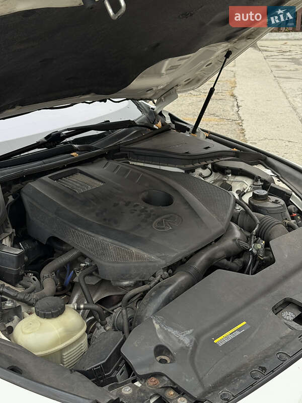 Купе Infiniti Q60 2016 в Новом Роздоле