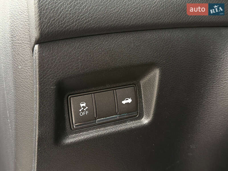 Купе Infiniti Q60 2019 в Киеве