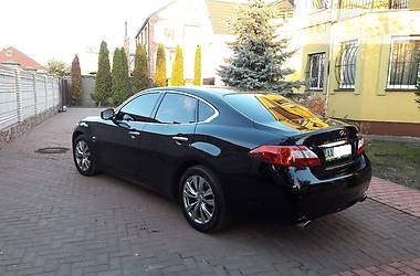 Седан Infiniti Q70 2014 в Киеве