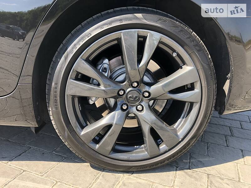 Седан Infiniti Q70 2014 в Львове