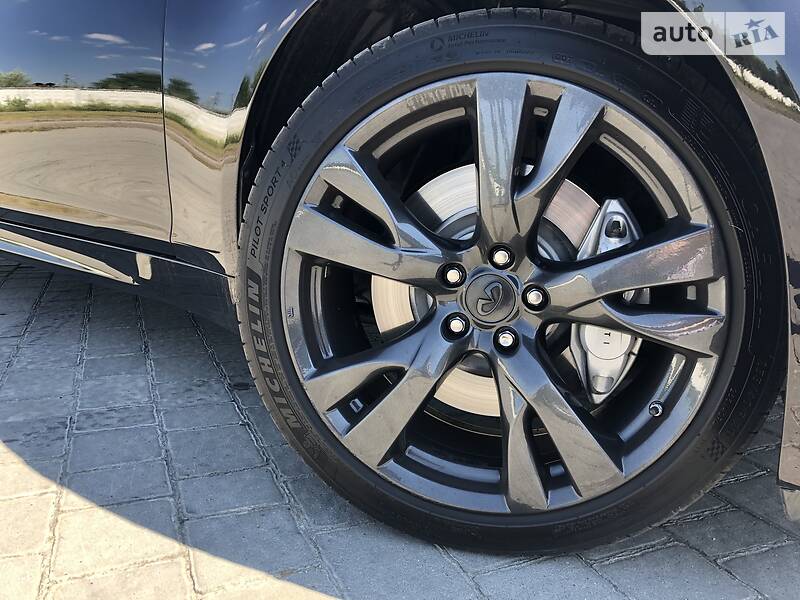 Седан Infiniti Q70 2014 в Львове