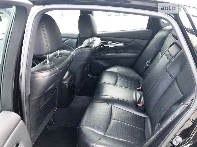 Седан Infiniti Q70 2014 в Львове