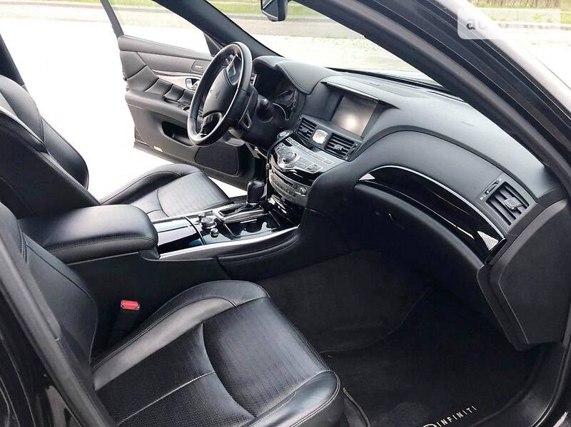 Седан Infiniti Q70 2014 в Львове