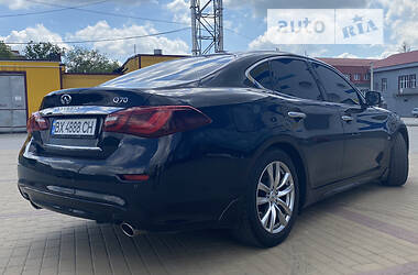 Седан Infiniti Q70 2018 в Хмельницком