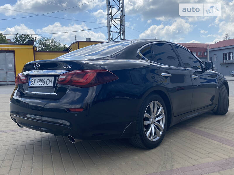 Седан Infiniti Q70 2018 в Хмельницком
