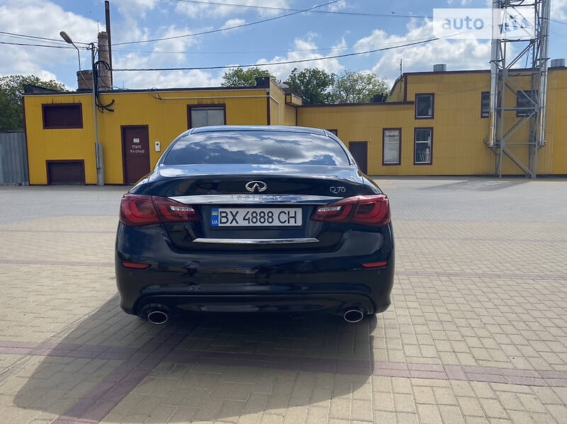 Седан Infiniti Q70 2018 в Хмельницком
