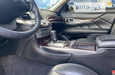 Седан Infiniti Q70 2018 в Хмельницком