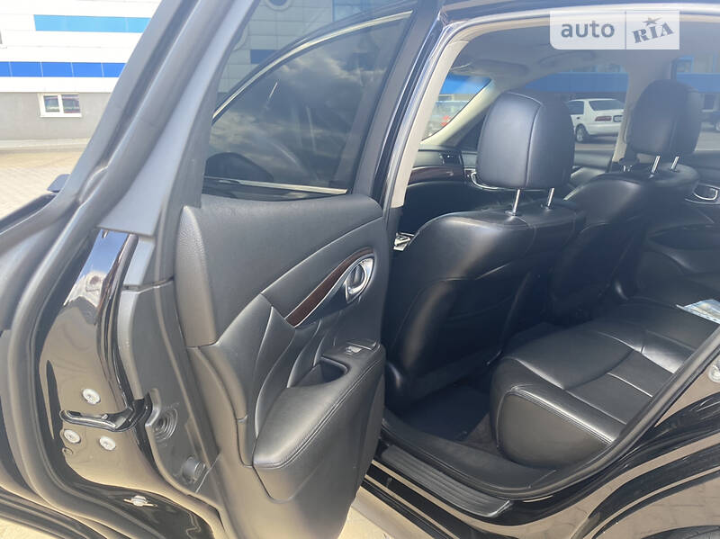 Седан Infiniti Q70 2018 в Хмельницком