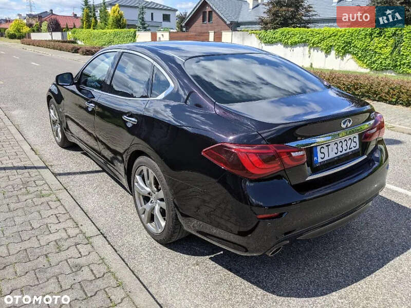 Седан Infiniti Q70 2015 в Львові