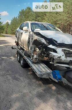 Седан Infiniti Q70 2015 в 