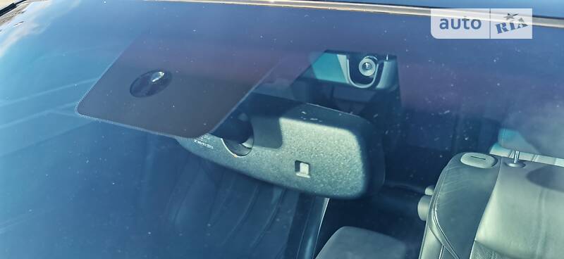 Седан Infiniti Q70 2015 в Києві фото 34 Седан Infiniti Q70 2015 в Києві