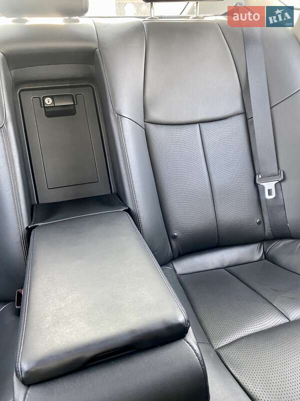 Седан Infiniti Q70 2016 в Днепре