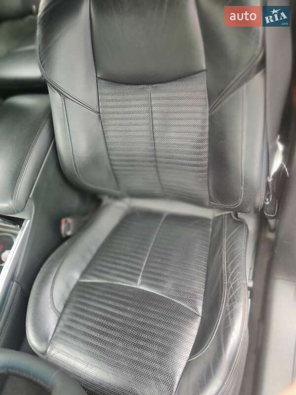 Седан Infiniti Q70 2015 в Львові